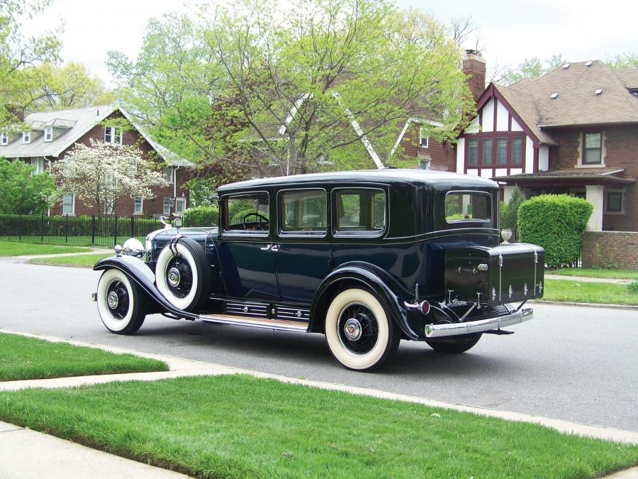  Cadillac V16 7-Passenger Limousine 1930 года  (фото 2 из 2)